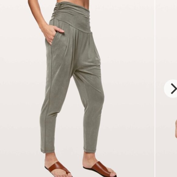 Lululemon Into Something Good Pant-Size 2 - Picture 1 of 16
